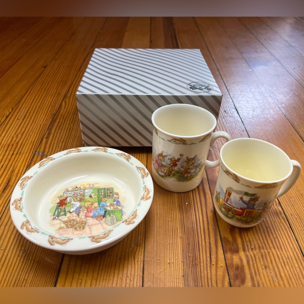 Bunnykins Royal Doulton Peter Rabbit bowl, cup and mug set
